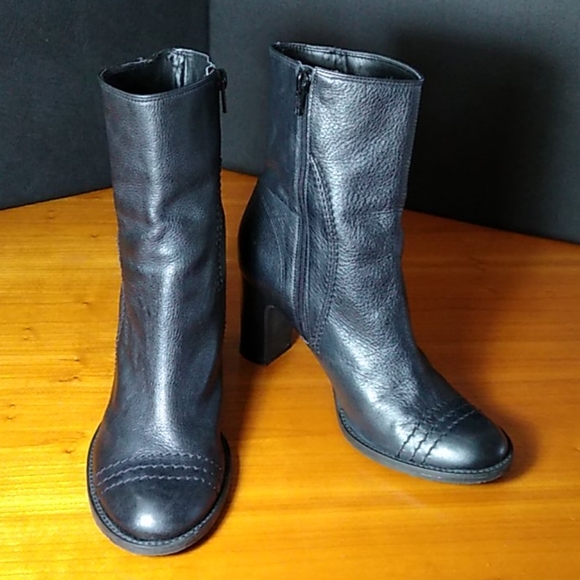 Gianni Bini boots - Picture 2 of 3